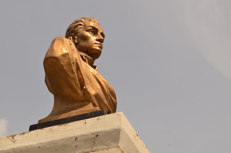 Simón Bolívar Monument